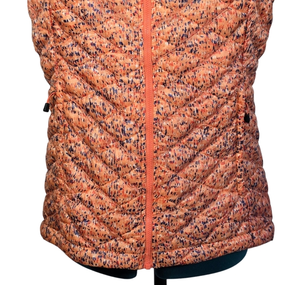 The North Face Quilted Puffer Vest ThermoBall Coral Tangerine Speckle Print - Picture 4 of 12